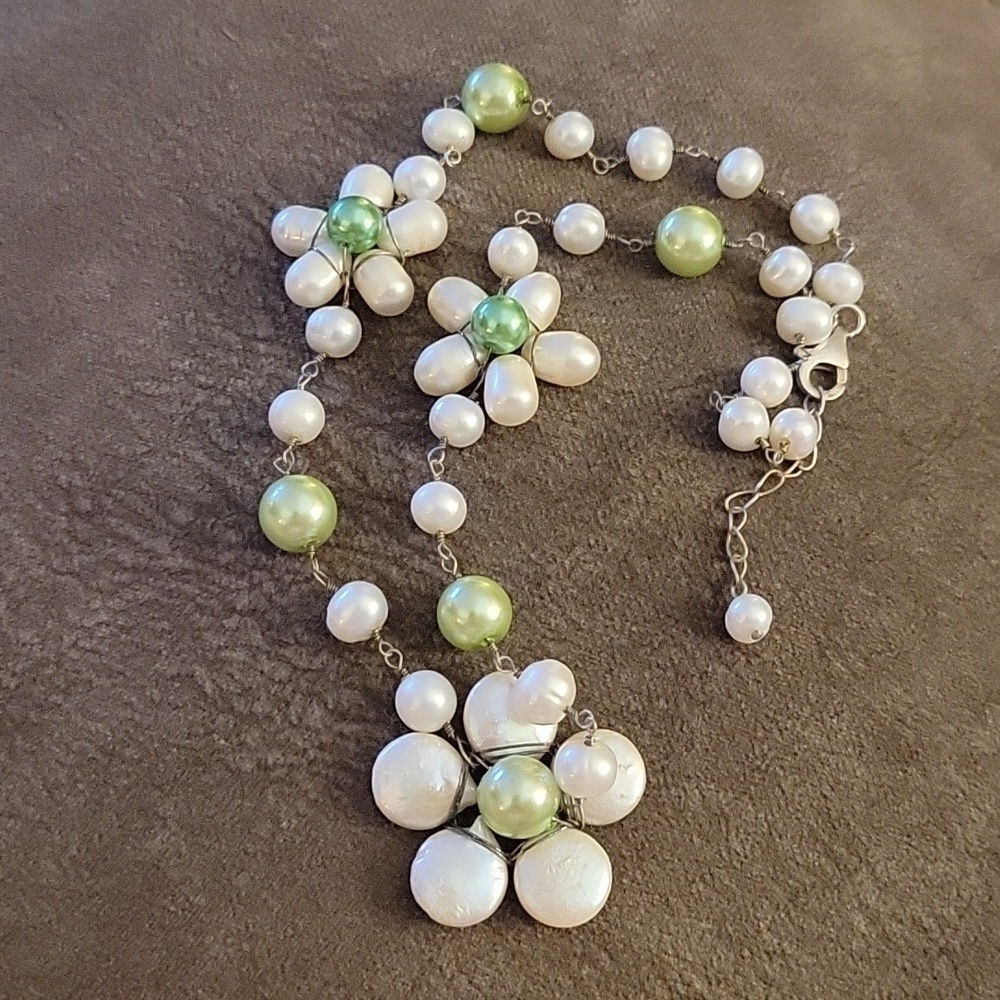 Handmade Freshwater Pearl Wire Wrapped Daisy Bridal Landgirl Beaded Necklace - Picture 7 of 7